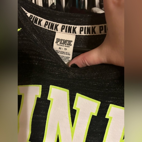 VS PINK SWEATSHIRT - Picture 2 of 3